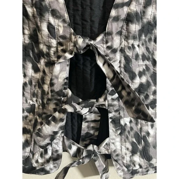Logo Lori Goldstein Small Quilted Vest Sleeveless Animal Print Tie Art Eclectic - Picture 6 of 8